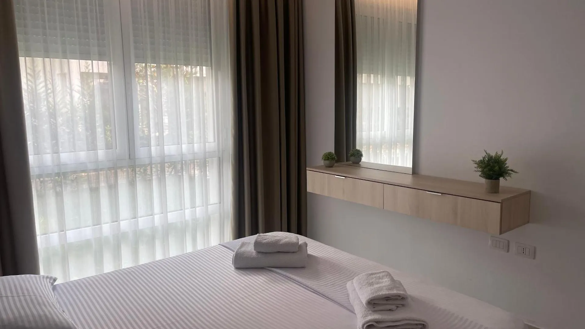 Eme Apartments - Kompleksi San Pietro, Gjiri I Lalzit Durrës