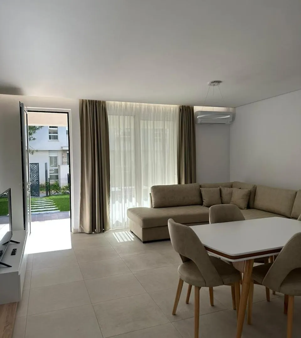 Eme Apartments - Kompleksi San Pietro, Gjiri I Lalzit Durrës 0*,  阿尔巴尼亚